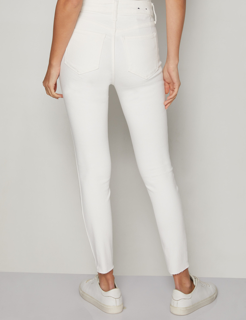 بنطال جينز بنمط لغينغز بخصر مرتفع مناسب لجميع أشكال الجسم وتقنية واش ويل