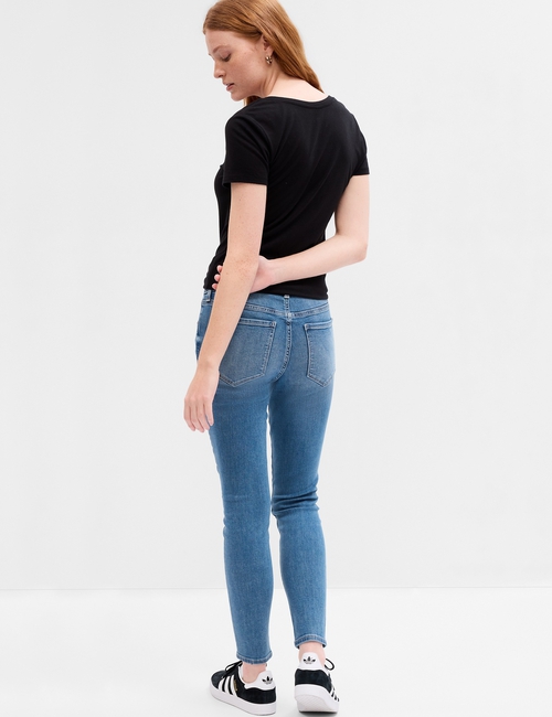 Mid Rise Universal Legging Jeans