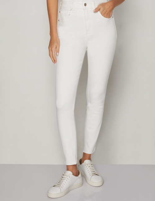 بنطال جينز بنمط لغينغز بخصر مرتفع مناسب لجميع أشكال الجسم وتقنية واش ويل