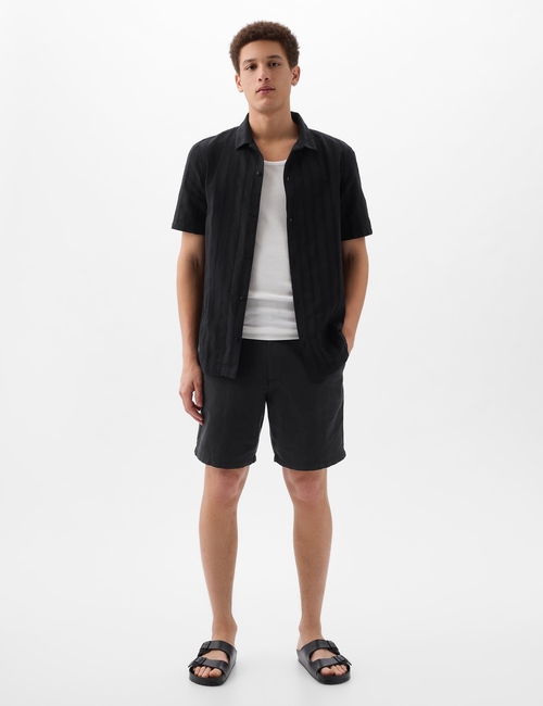 قميص بخطوط وملمس بارز