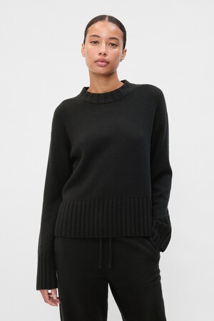 CashSoft Relaxed Crewneck Sweater