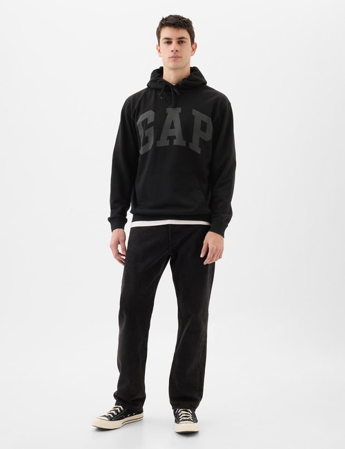 كنزة بغطاء رأس مزينة بشعار جاب