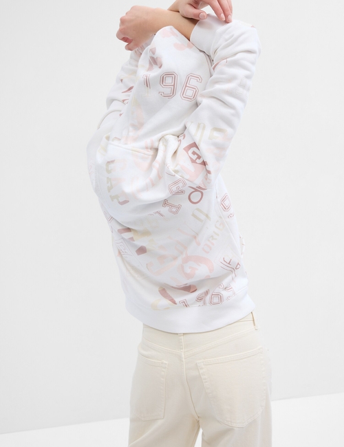 كنزة بغطاء رأس بطبعة شعار جاب