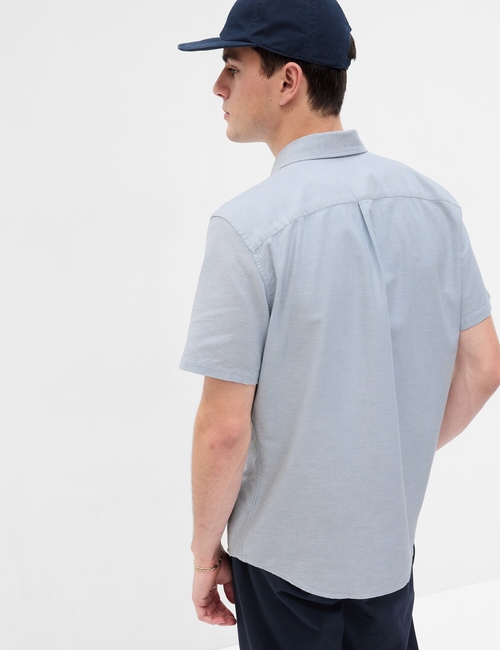 Oxford Shirt in Standard Fit with In-Conversion Cotton