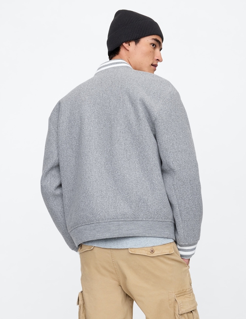 CashSoft Cable-Knit Crewneck Sweater