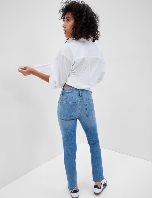 Mid Rise Slim Boyfriend Jeans