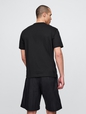 تي شيرت بقصة فضفاضة وبشعار Gap Sport