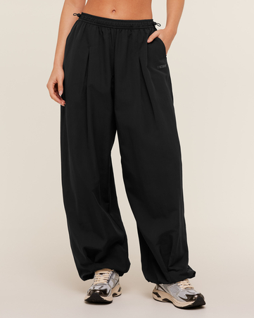 Weekend Lifestyle Parachute Pant