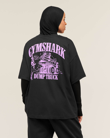 تيشيرت بقصة فضفاضة وطبعة غرافيكية