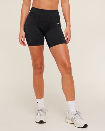 شورت أدابت بنقشة جلد فهد