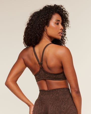 حمالة صدر رياضية أدابت بنقشة جلد فهد