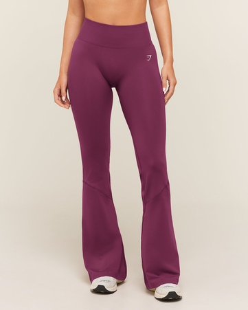 Everyday Seamless Flared Leggings