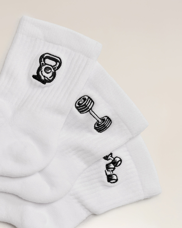 طقم جوارب متوسطة الطول مزين بشعار رفع الأثقال، 3 أزواج