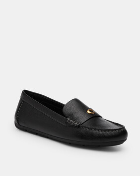 حذاء درايفر سهل الارتداء بشعار الماركة المنحوت