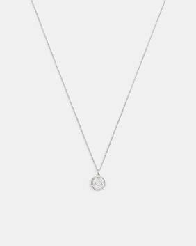 قلادة بدلاية بتصميم عملة بشعار الماركة وعرق اللؤلؤ